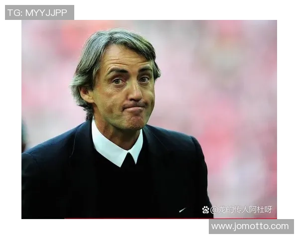 八号足球明星的传奇故事与辉煌成就揭示了运动员的奋斗精神与团队合作的重要性