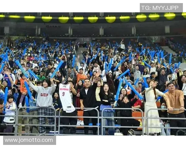 足球明星华南虎的传奇之路与球场背后的故事揭秘